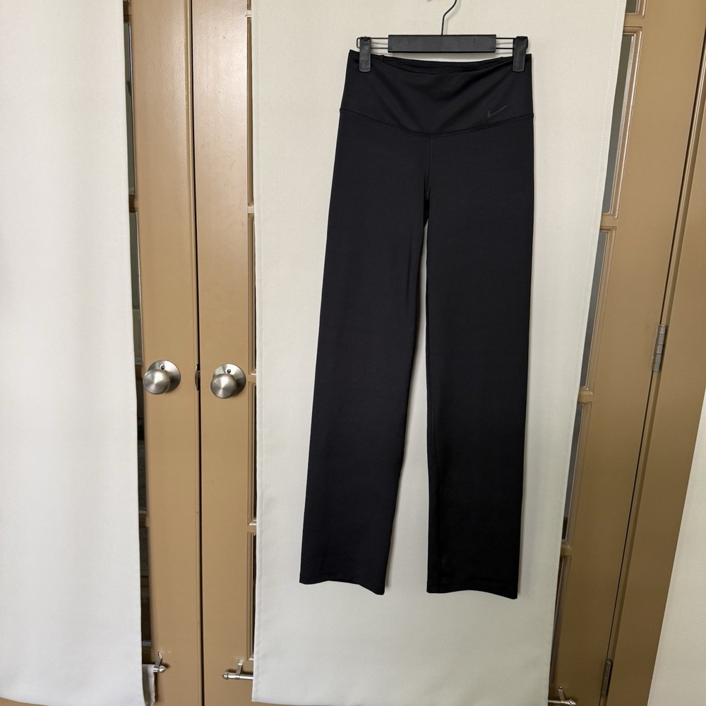 Nike Women's Medium Black Dri Fit Straight Leg Athletic Pants Gym Work Out Yoga